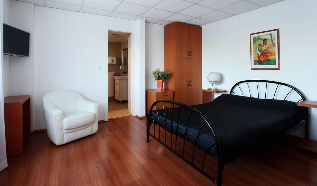 Sós Motel Hatvan Habitación foto
