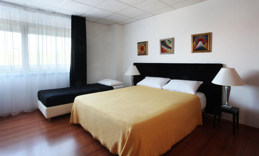 Sós Motel Hatvan Habitación foto